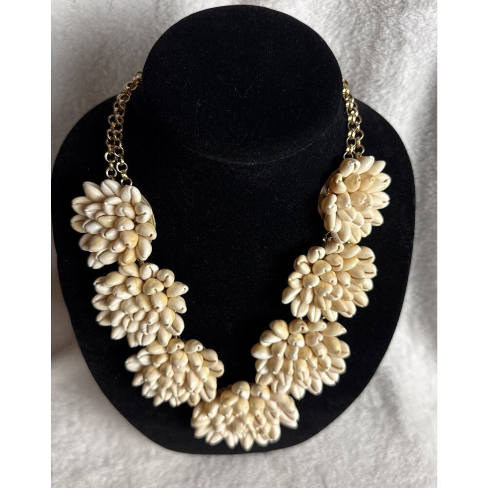 Tommy Bahama Women's Cowrie Multi Clusters Statement Necklace NWT NEW - Picture 2 of 10